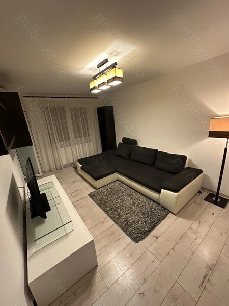 Piata Delfinului, Metrou Costin Georgian.